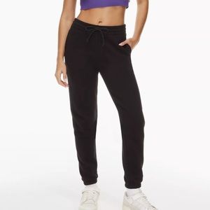 Aritzia TNA Cozy AF Fleece Sweatpants